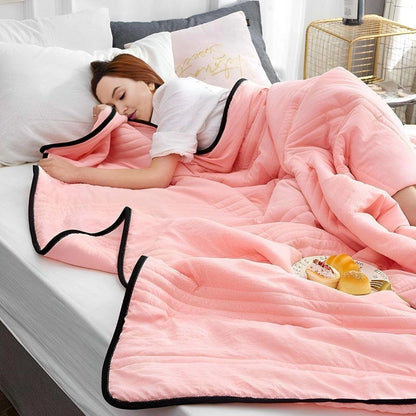 Cool Ice Silk Blanket – the ultimate Lightweight Comfort & Chill